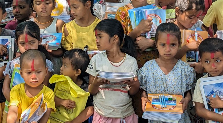 Distribution de fournitures scolaires